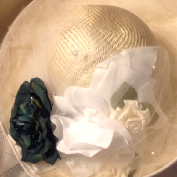Hat - Picture 3 of 4