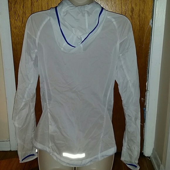 βSOLDβ Nike Impossibly Light White Jacket XS - NWT - Picture 2 of 4