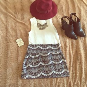 🎉pattern fitted skirt🎉