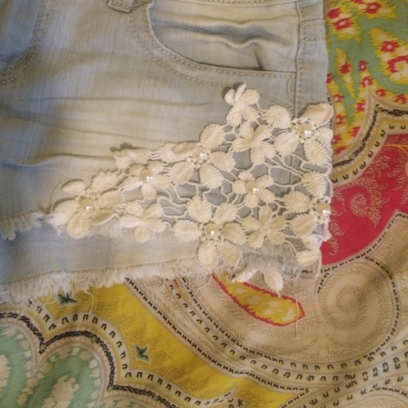 Cut off shorts with lace/crochet detail. - Picture 3 of 3
