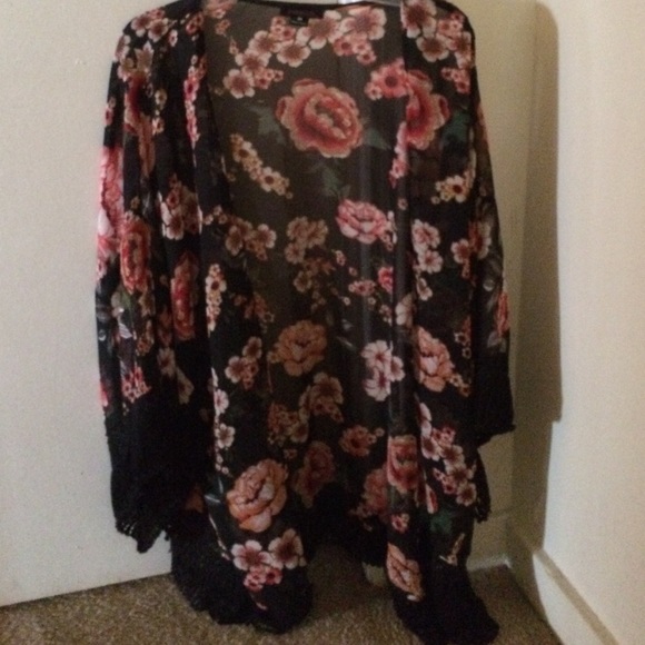 Pinkmelo Other - Floral kimono!!!