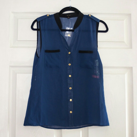 Tops - FINAL: NWT sleeveless button up