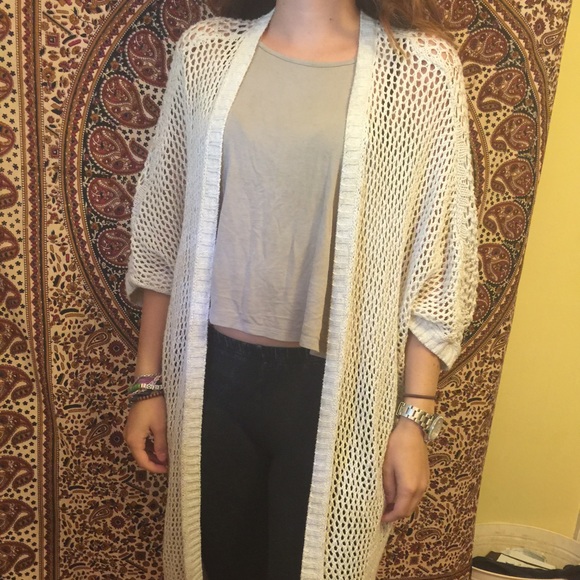 TRADED ‼️‼️BRANDY MELVILLE SWEATER - Picture 2 of 3