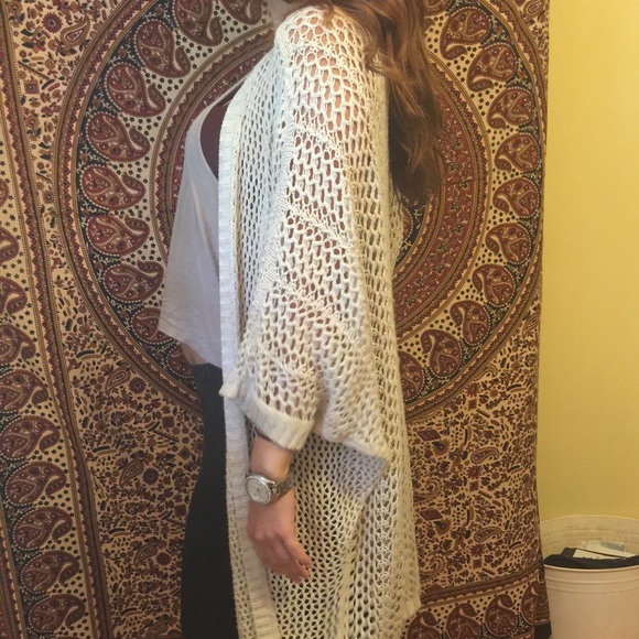 TRADED ‼️‼️BRANDY MELVILLE SWEATER - Picture 3 of 3