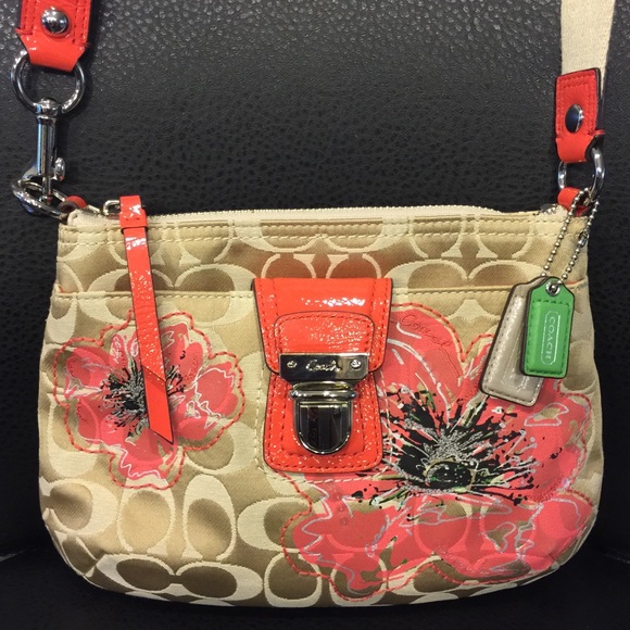 SOLD Coach Poppy Signature Flower Swingpack