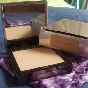 BNIB Urban Decay Ultra Definition Pressed Powder