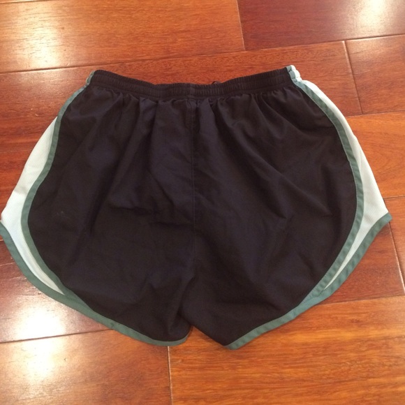 Nike brown running shorts - Picture 2 of 4