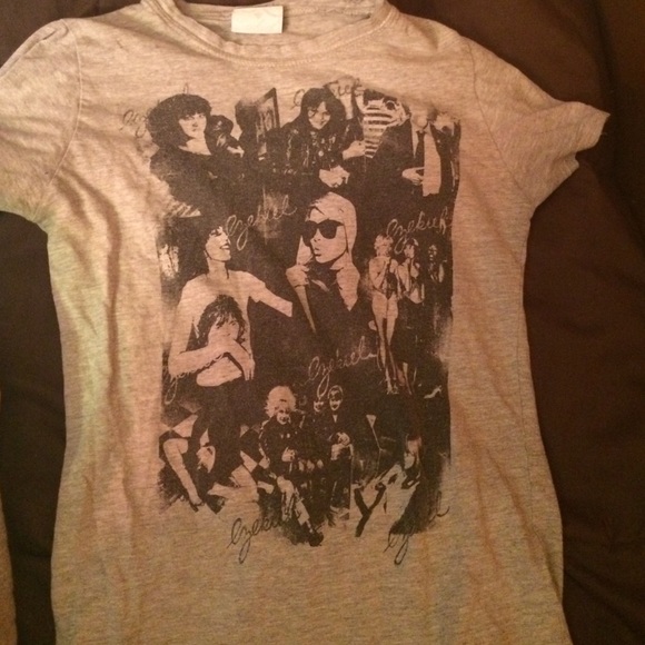 grey T