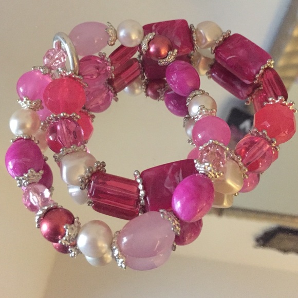 🌸pink , white and silver bracelet🌸