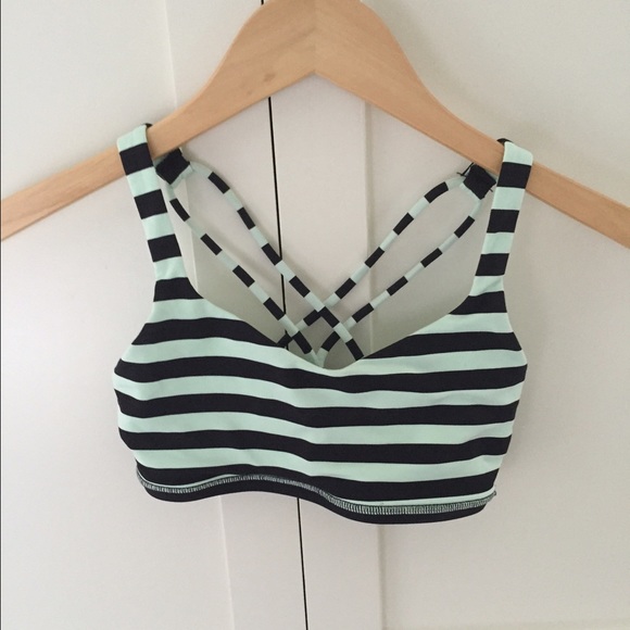 Lululemon green and black sports bra