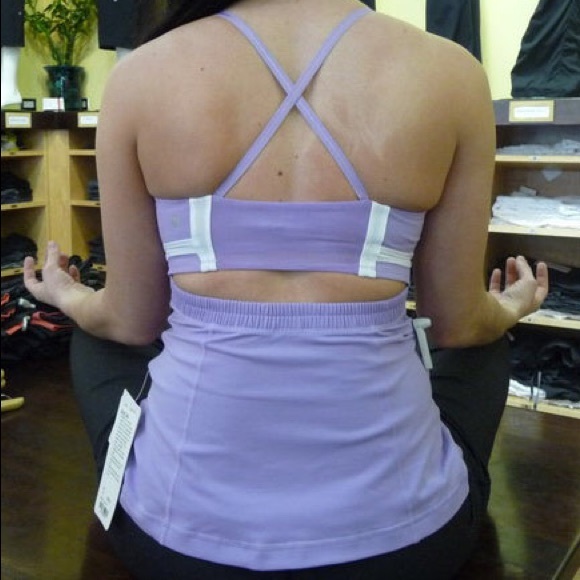 Lululemon lavender and white workout top - Picture 2 of 4
