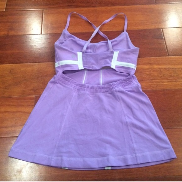 Lululemon lavender and white workout top - Picture 4 of 4