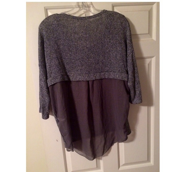 Grey 3/4 length shirt with mesh