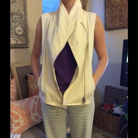 Vince leather & linen vest - Picture 2 of 4