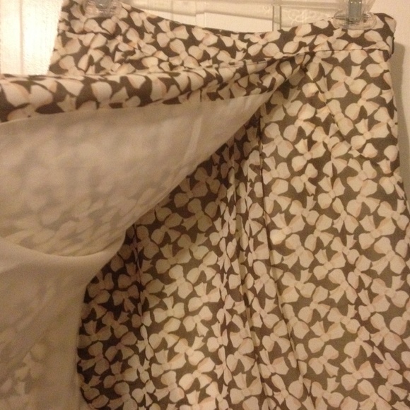 Faux wrap petal skirt - Picture 3 of 4