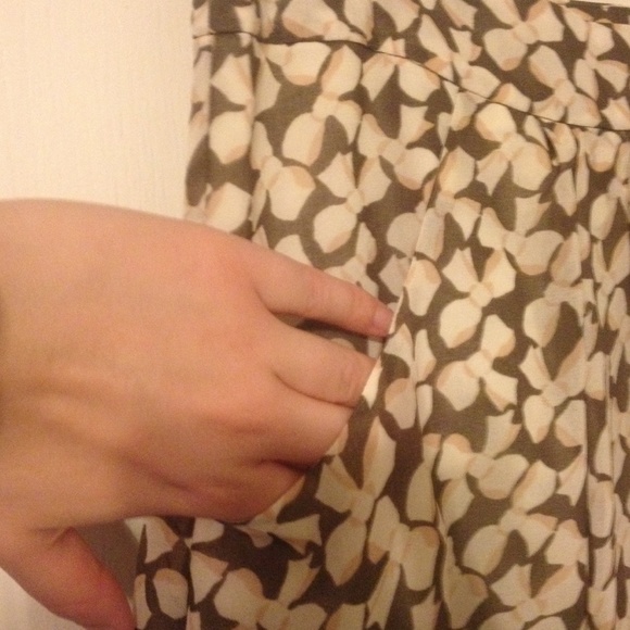 Faux wrap petal skirt - Picture 4 of 4