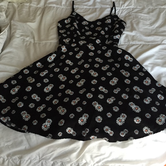 Floral print dress with adorable back