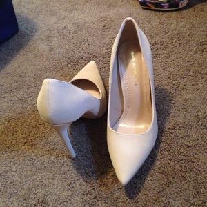 BRAND NEW NEVER WORN NUDE PUMPS