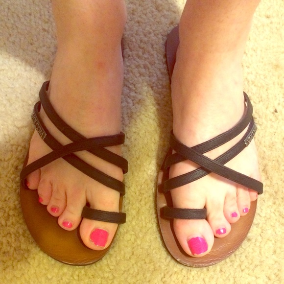 Volcom flip flops