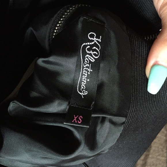 Black high skirt - Picture 4 of 4