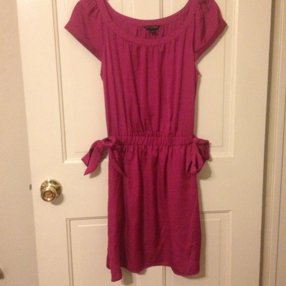 Fuscia dress w tie-sides