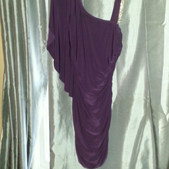 Dress - Picture 2 of 4