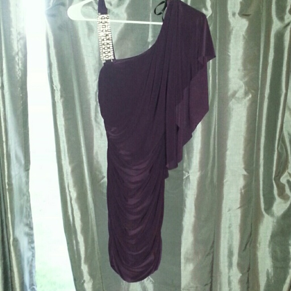 Dress - Picture 3 of 4