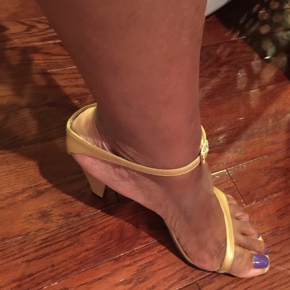 Shoes - Picture 2 of 4