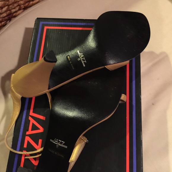 Shoes - Picture 3 of 4