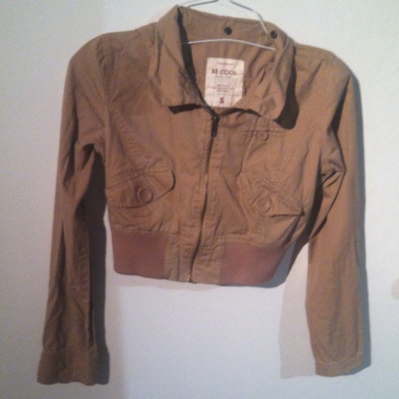 Hooded, cropped jacket