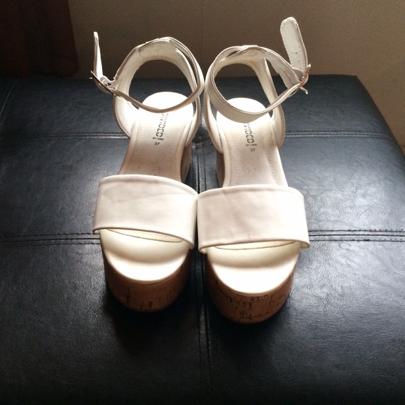 H&M sandal.