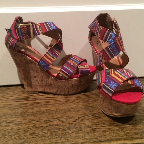 Tribal Strap Wedges - Size 9 - NWOT