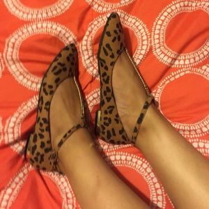 Cheetah flats size 5.5 ankle strap