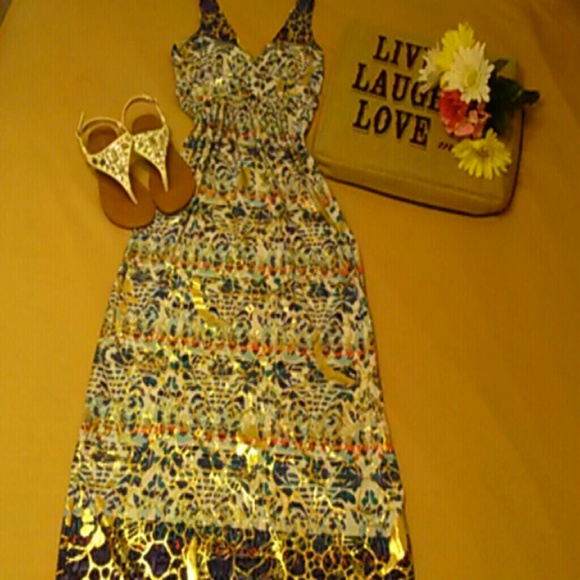 Maxi - Picture 2 of 4