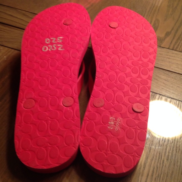 NEW COACH Amel rubber flip flops with silver bow - Picture 3 of 3
