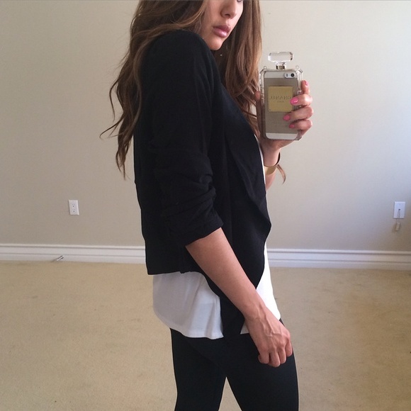 • SOLD • Stylish Black Blazer L - Picture 3 of 4