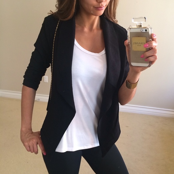 • SOLD • Stylish Black Blazer L - Picture 2 of 4