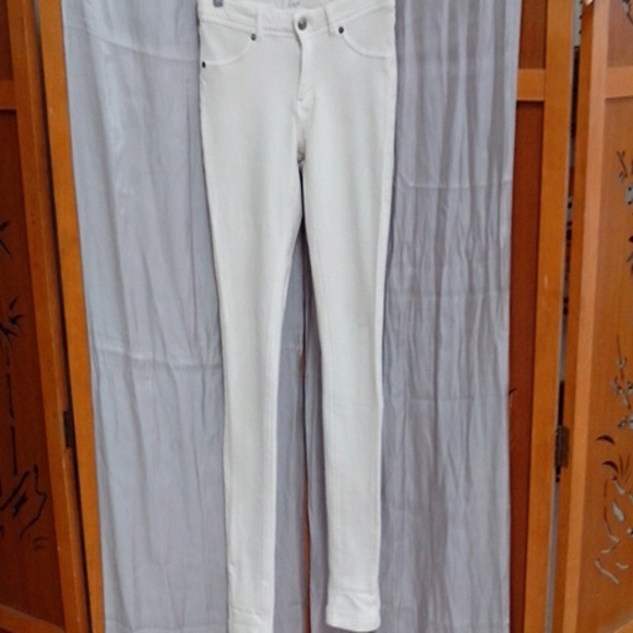 Labijou white jeggings.