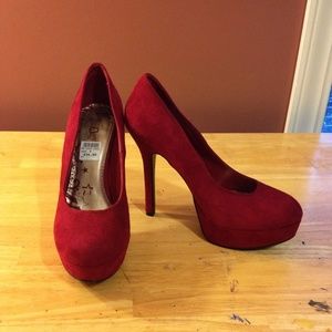 Red suede pumps size 9 NEW