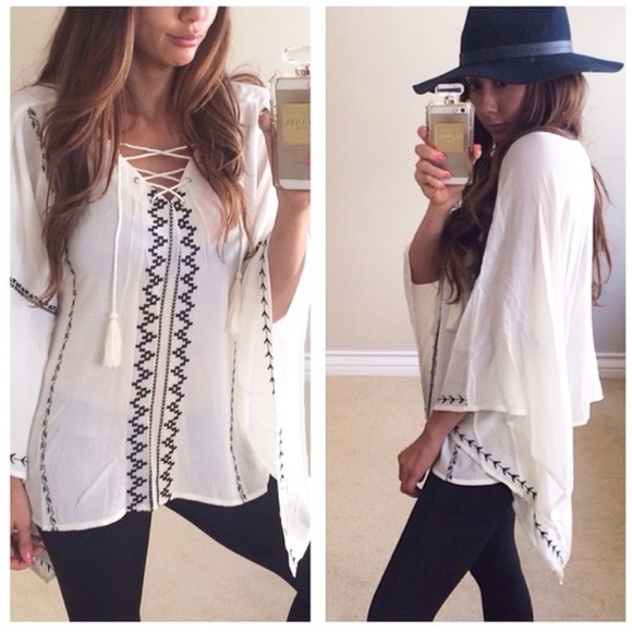 • SOLD • Embroidered Tie Front Tunic S - Picture 3 of 4