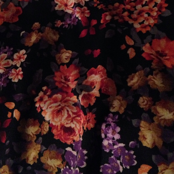 Floral print skirt - Picture 2 of 2