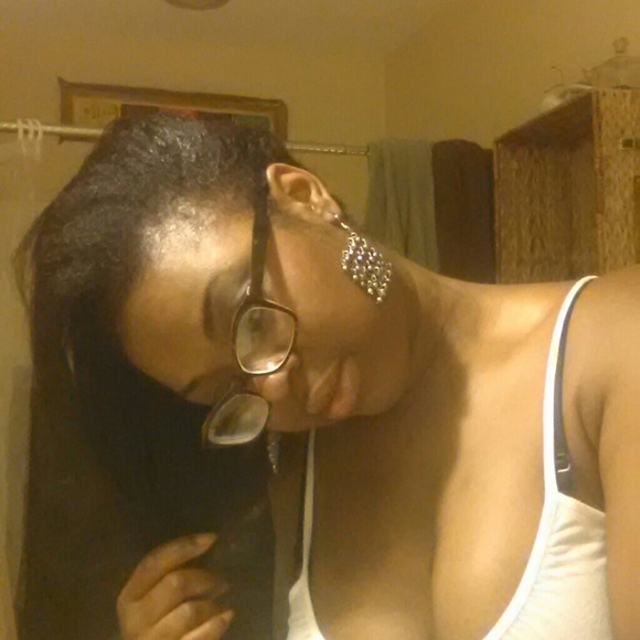 Earrings - Picture 3 of 3