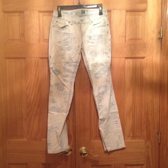 Faded Aeropostale  blue and white jeans