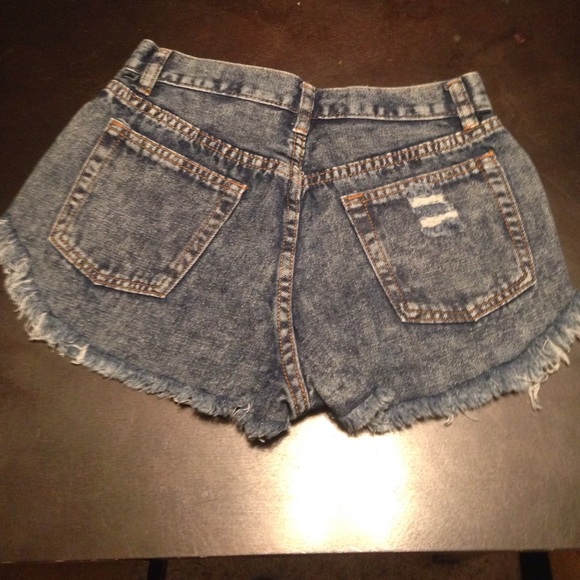 High waisted shorts - Picture 2 of 2
