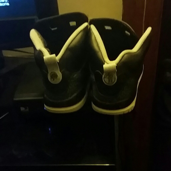 Jordans - Picture 3 of 4