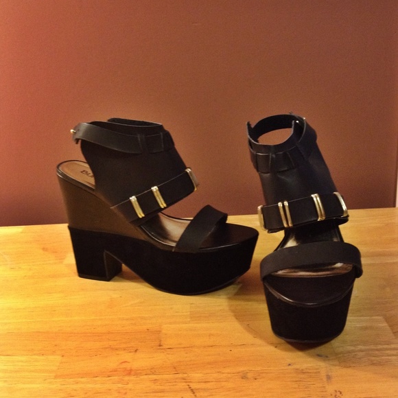 NEW Black suede & Grey faux leather pump SIZE 9 - Picture 1 of 4