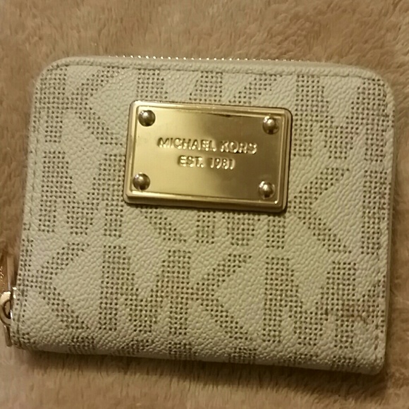 Cream authentic Michael Kors wallet