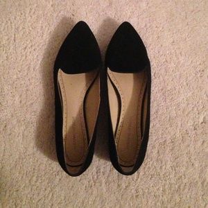Black pointed toe flats