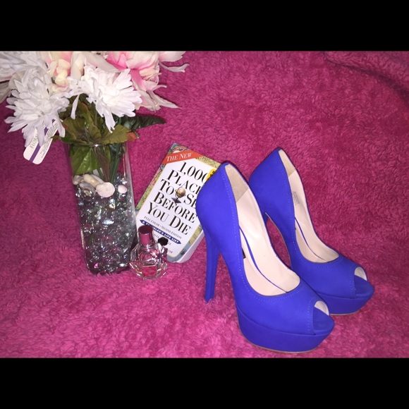 Royal blue Steve Madden pumps