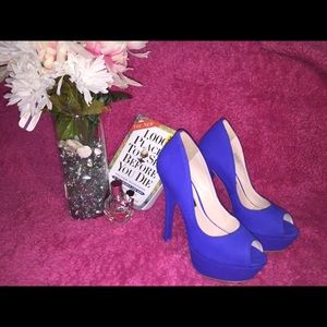Royal blue Steve Madden pumps
